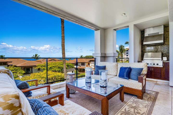 Curated visual reference: Luxury Off Grid Beachfront Villas Rentals Reference: Wailea Beach Villas Beachfront Location